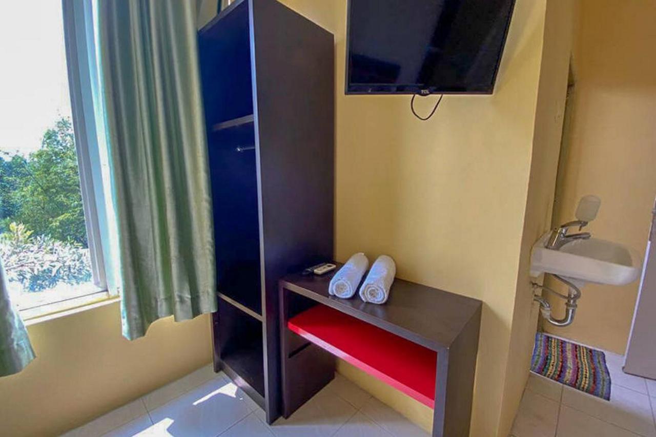 Rama Shinta Homestay Near Gembiral Loka Zoo Redpartner Jogjakarta Buitenkant foto