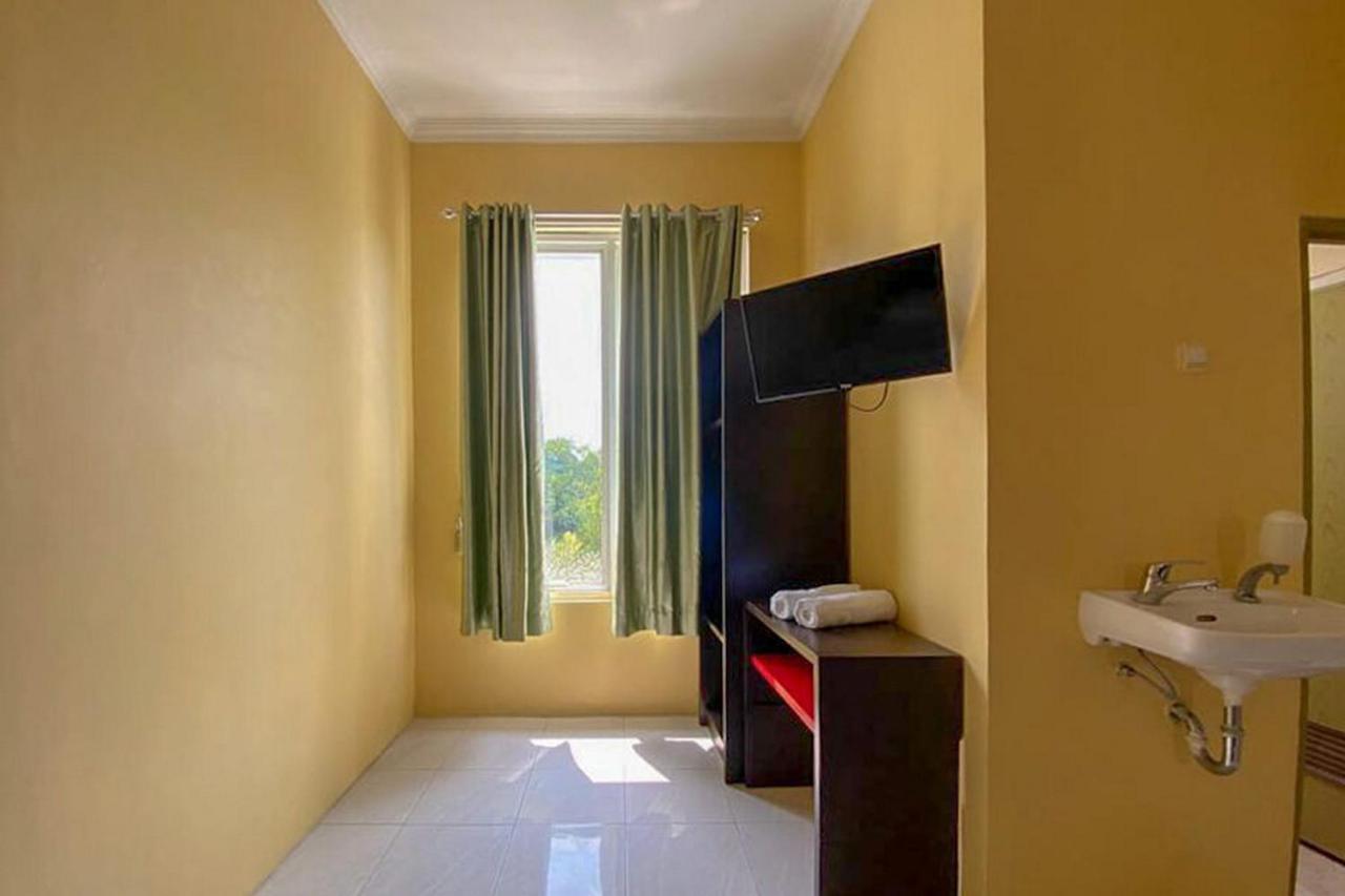 Rama Shinta Homestay Near Gembiral Loka Zoo Redpartner Jogjakarta Buitenkant foto