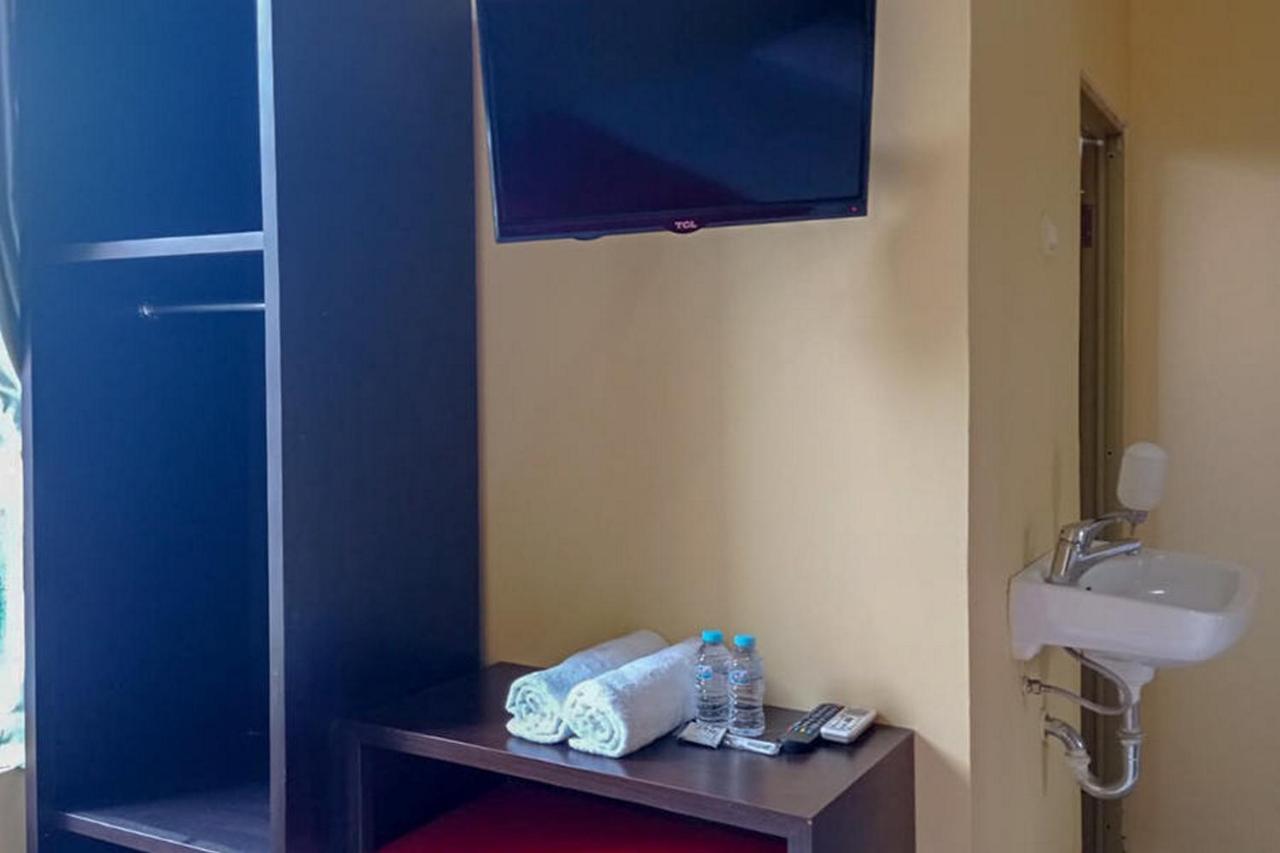 Rama Shinta Homestay Near Gembiral Loka Zoo Redpartner Jogjakarta Buitenkant foto